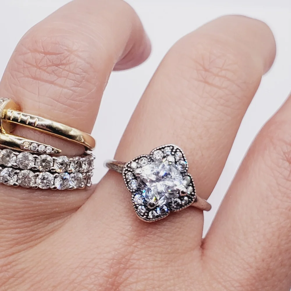 White Diamond Simulants 925 Sterling Silver Halo Milgrain Ring
